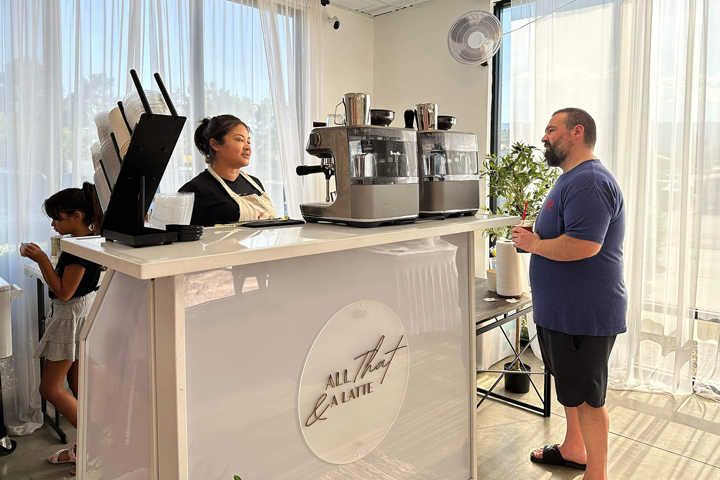 Mobile tea, lemonade, soda bar catering.